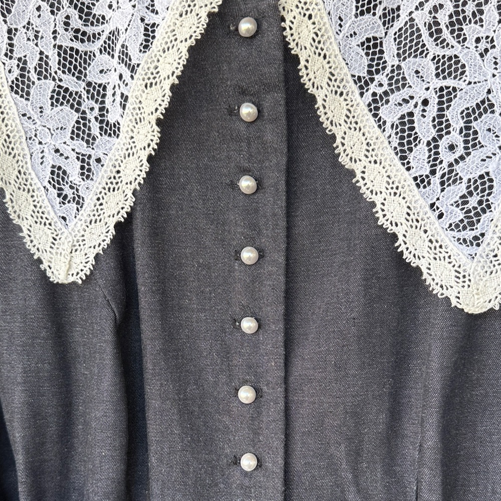 Vintage Melissa Lane Black Dress with White Lace Collar & pearl buttons - Picture 6 of 15
